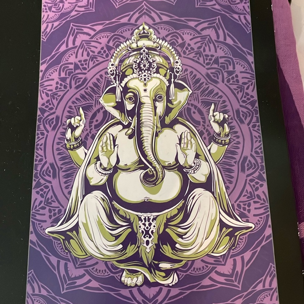 BoHo Elephant Wall Tapestry Coverlet NIP Ganesh Lilac. Purple, Chartreuse, White